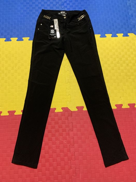 Брюки-джинси нові(42 розмір)