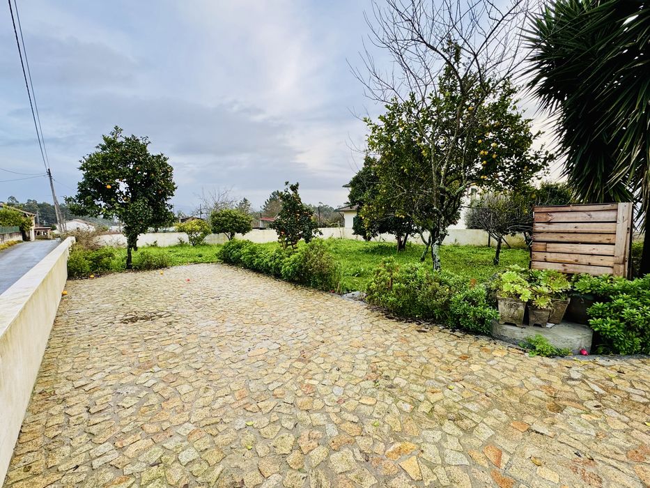 Moradia T1 + mezzanine em Barbudo