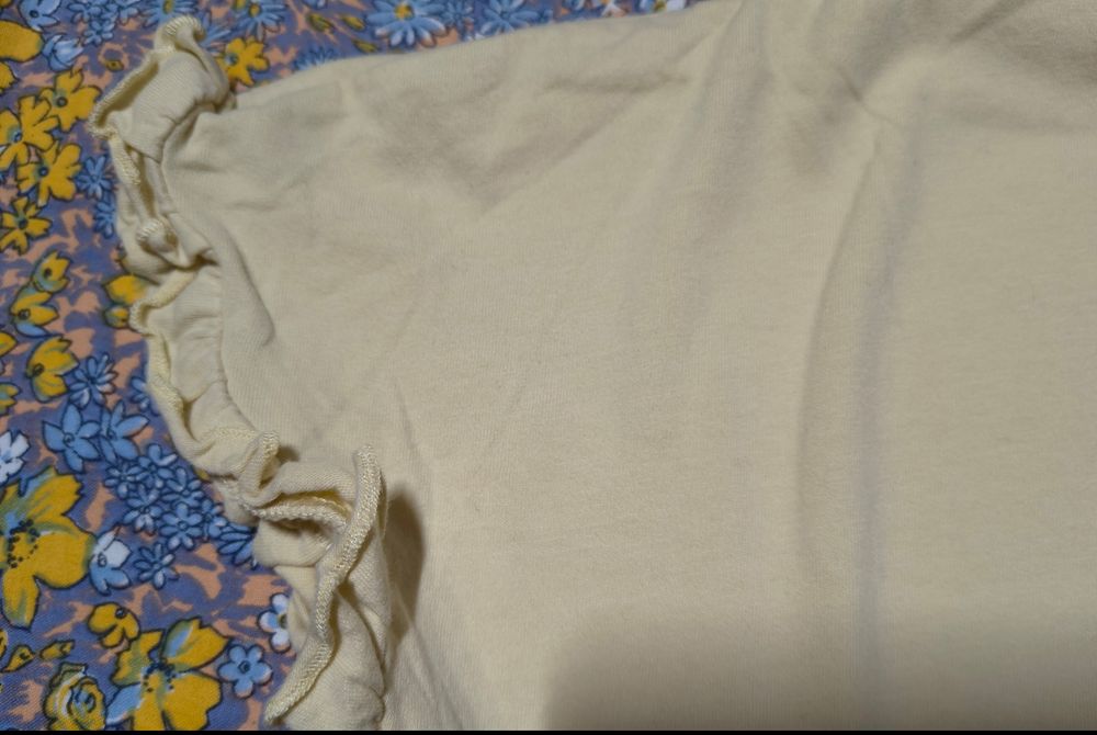 Bluzka t-shirt Reserved w stokrotki roz. 158