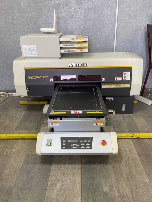 ТЕРМІНОВО Настільний ультрафіолетовий принтер Mimaki UJF-3042FX