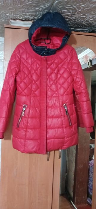 Курточка пухова 44р