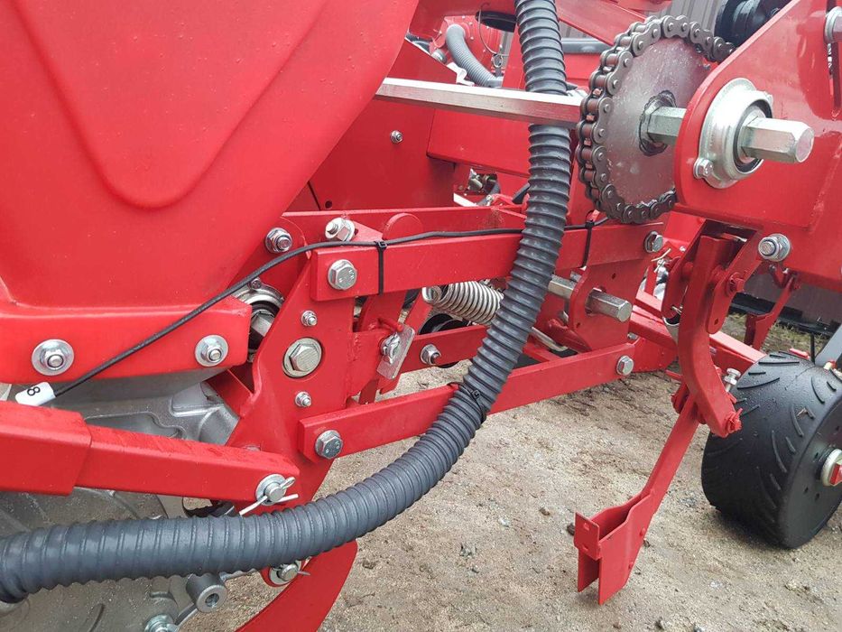 Соняшникова, кукурудзяна сівалка точного висіву УПС 8 завод DEMETRA