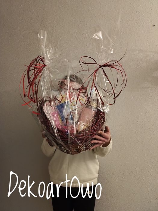 Kosz prezentowy na Dzień Kobiet, Dzień Matki