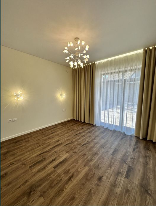 Одноповерховий будинок, новий дизайнерський ремонтом, закрите містечко