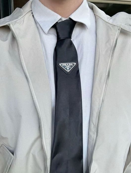 Галстук в стилі prada