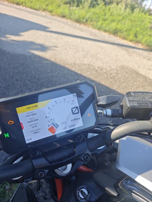 Mota Ktm duke 125 com 4000 km