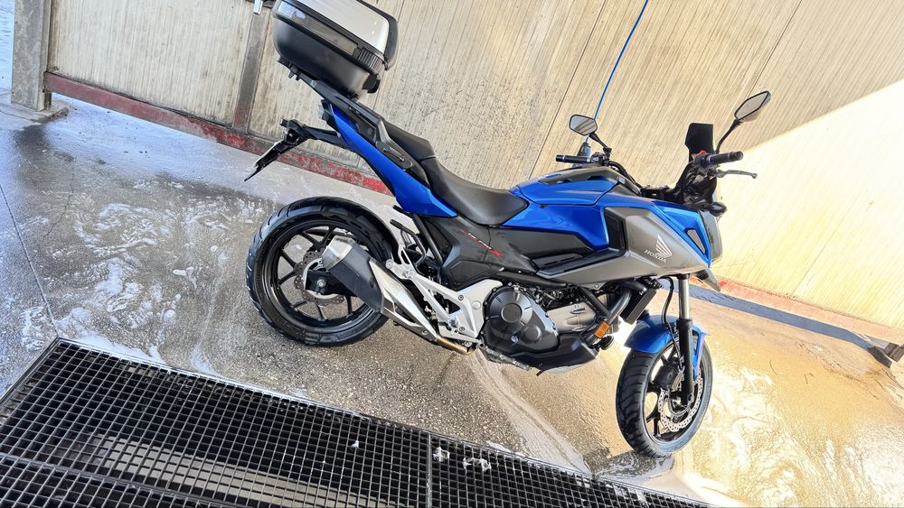 Honda Nc 750x vendo ou troco por carrinha comercial.