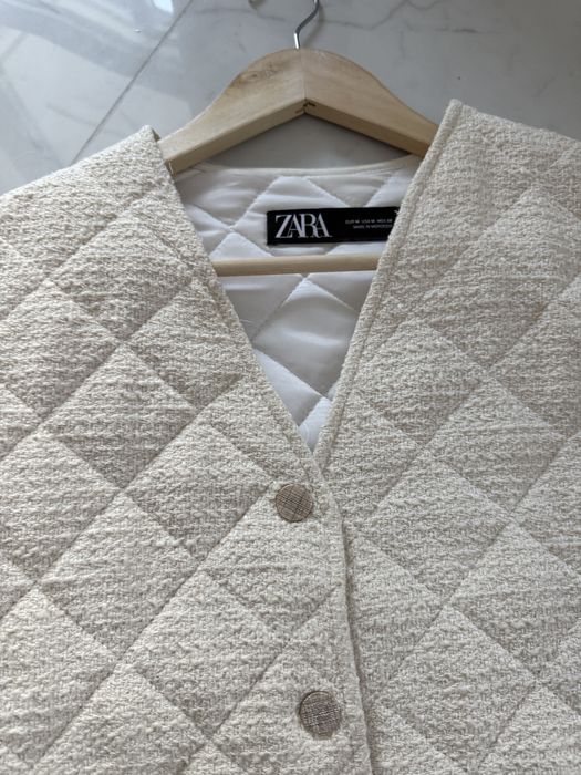 Твідова  молочна стьогана куртка Zara