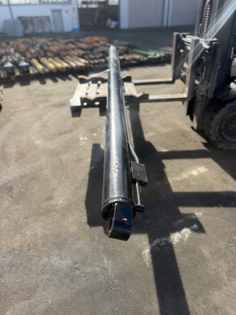 siłownik hydrauliczny długi nowy L-5000 MM