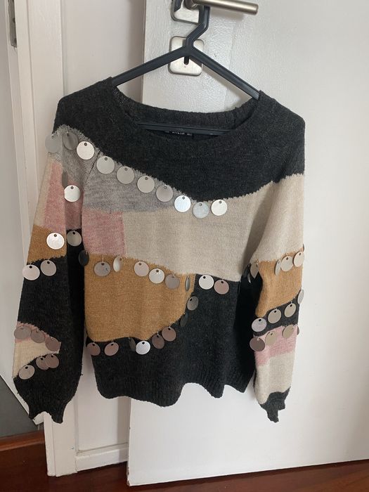 Camisola malha com lantejoutas grandes