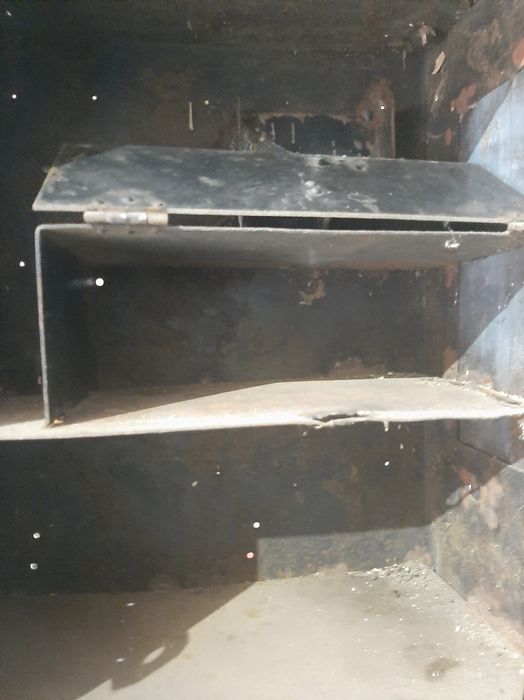 Металева шафа з сейфом