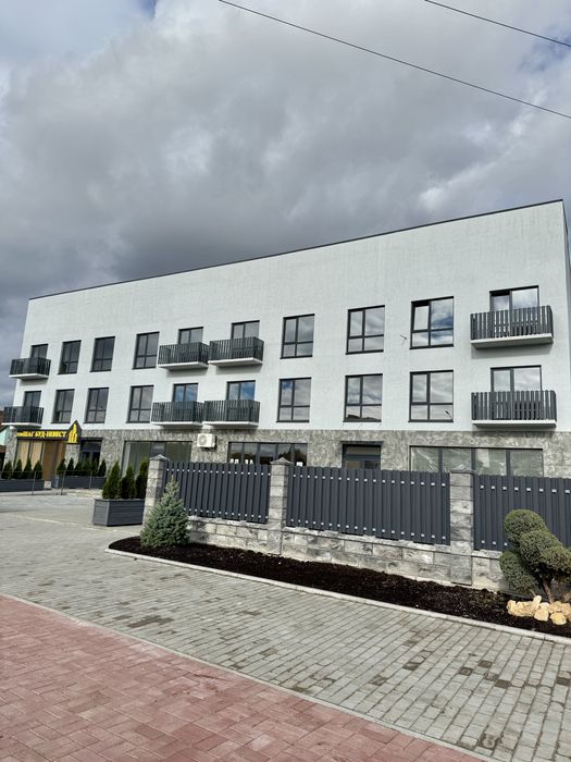 Двокімнатна квартира в новобудові з кухнею-студією площею 70 м/кв