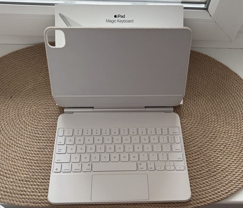 magic keyboard ipad pro 11 - Купить электронику - Цены на OLX.ua