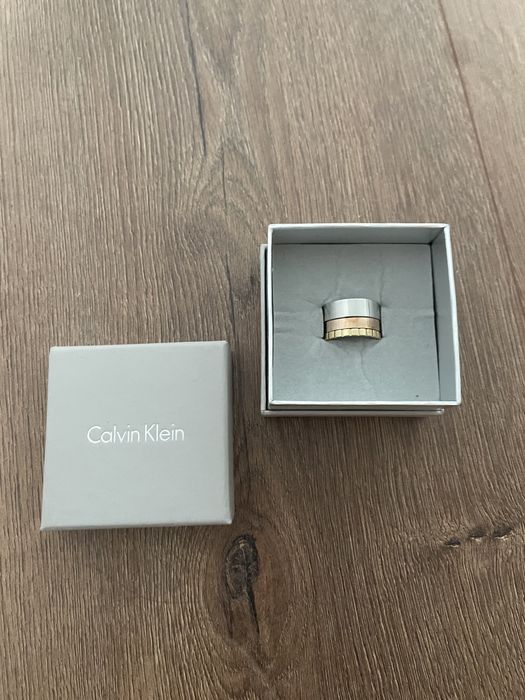 Anel Clavin Klein novo