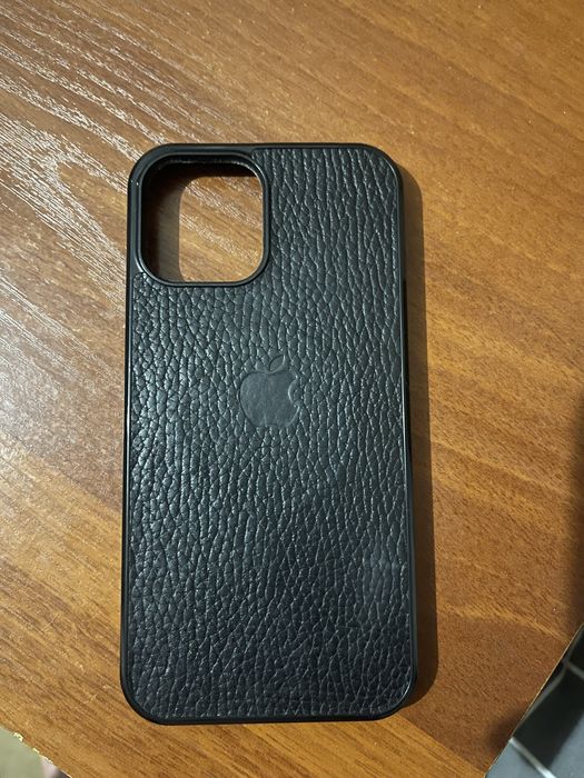 Продам чехлы на iPhone 12 Pro Max.