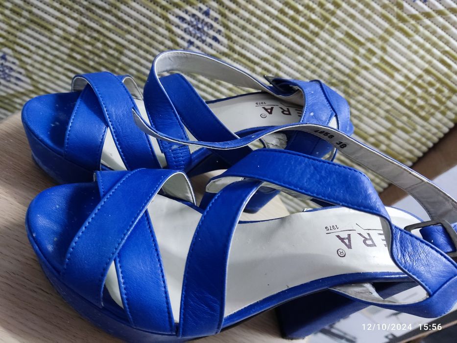 Sapatos senhora de pele em azul
