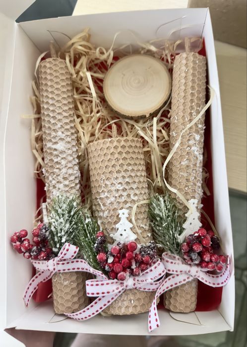 Набір новорчіних свічок з вощини