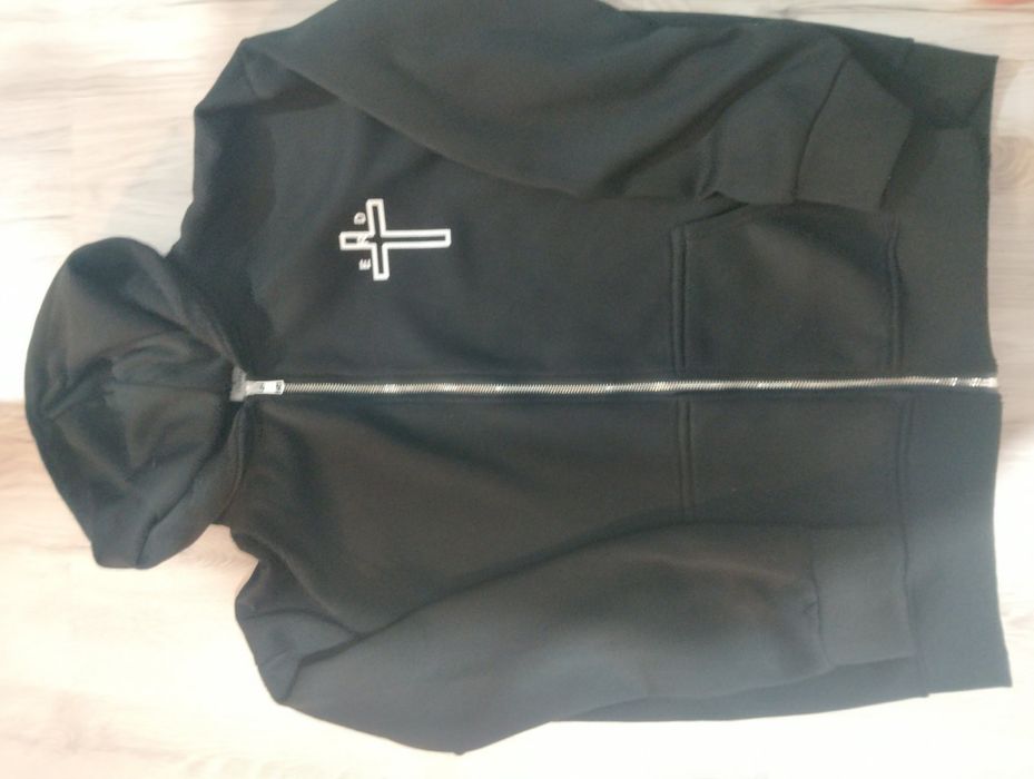 Продам кофту ERD з хрестом.