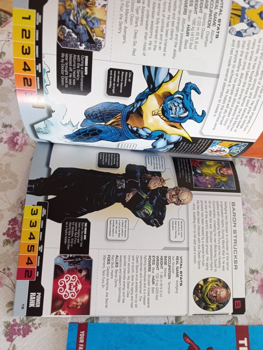 8 książek Marvel Avengers The Infinite Collection po angielsku