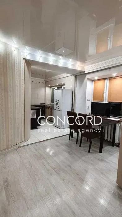 Метро Голосіївська, Деміївська. Продам 2к Голосіївський просп., 82