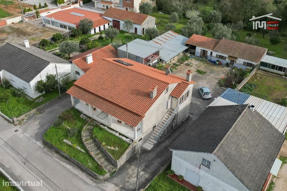 Moradia T4, Loureira