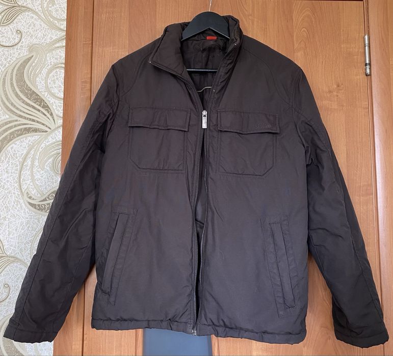 Чоловіча чорна куртка