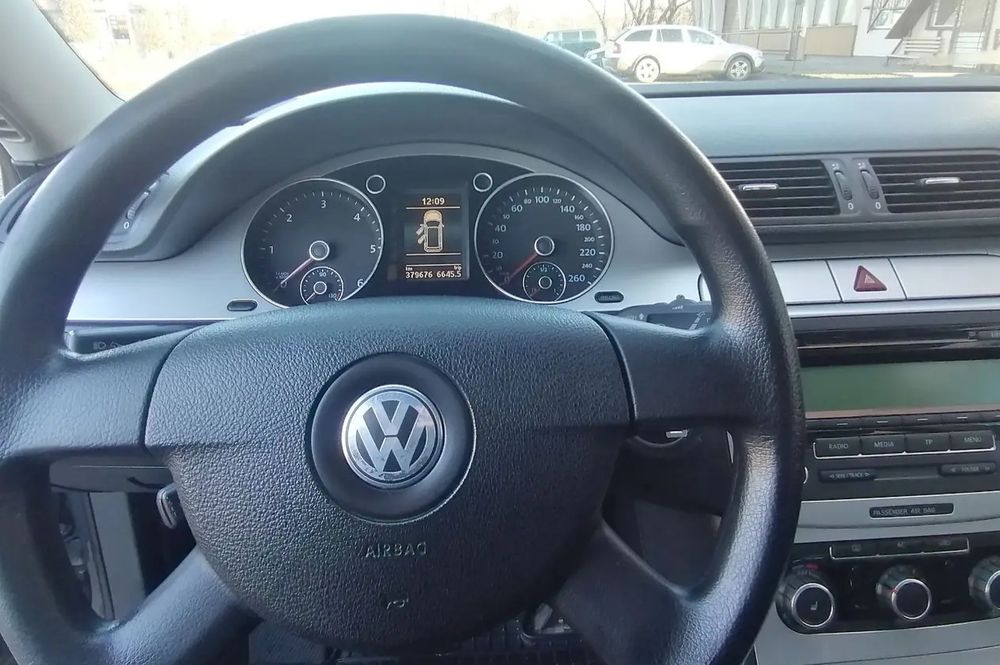 Volkswagen Passat B6.