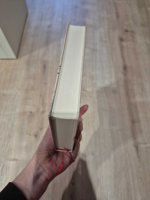 Книга Міс Ґрем. Кулінарна книга шпигунки