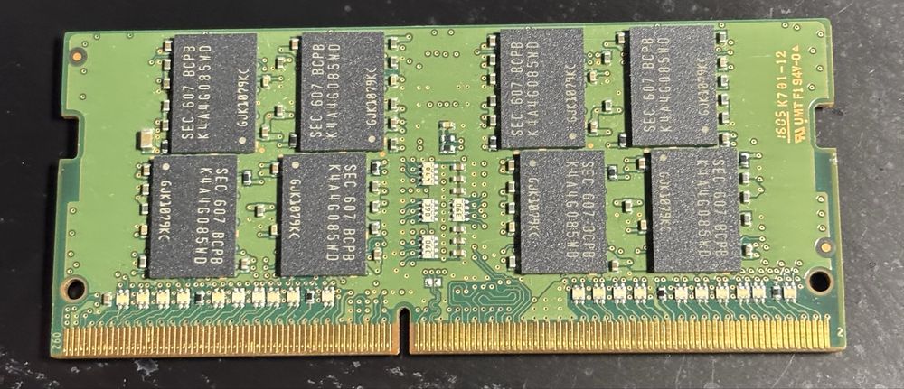 Продаю 2*DDR4 8 Gb Samsung M471A1G43DB0-CPB