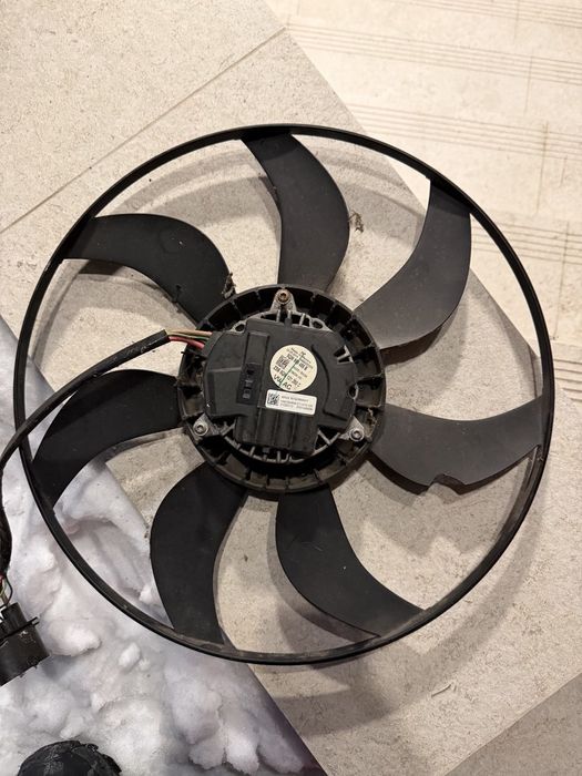 Вентилятор охолодження радіатора гольф 7 2.0 tdi 2015 р