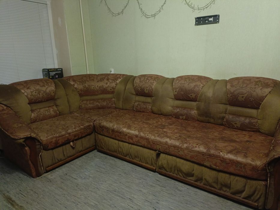 Продам диван в хорошому стані