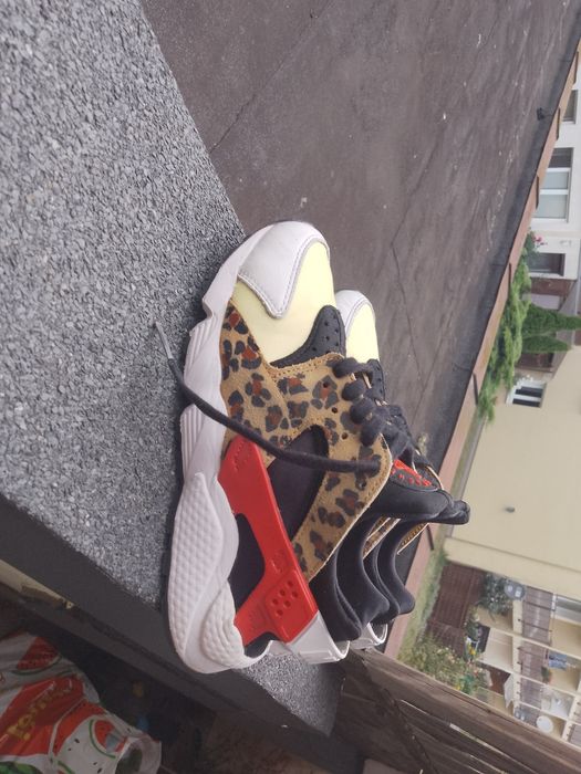 Nike Air huarache SNKRS day r36