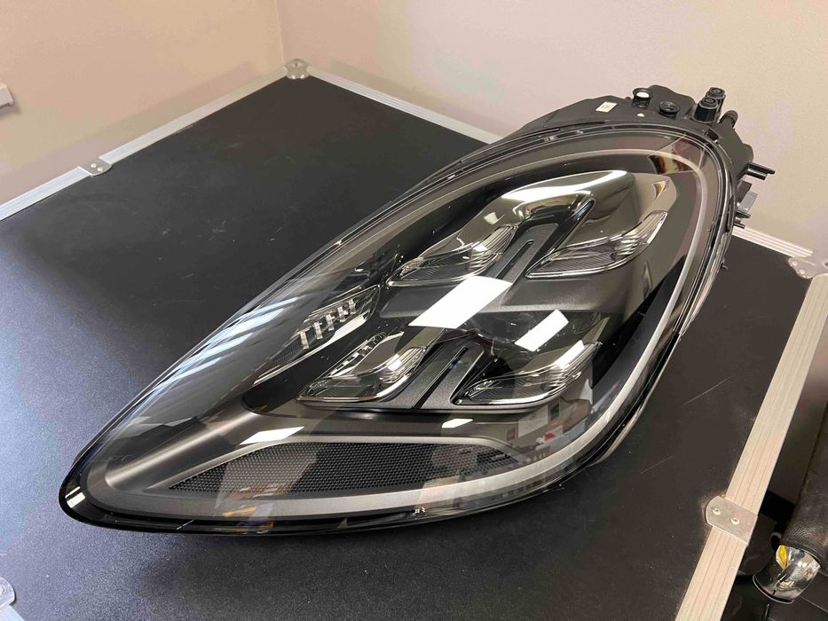 Фара Ліва Matrix Porsche Cayenne 9Y Turbo 9Y0941035K