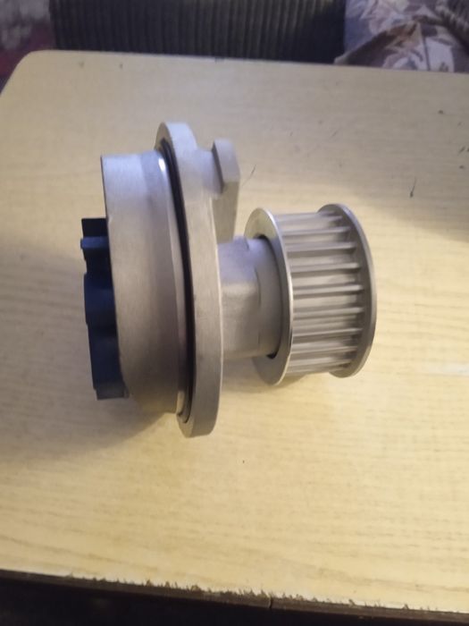 Продам водяную помпу