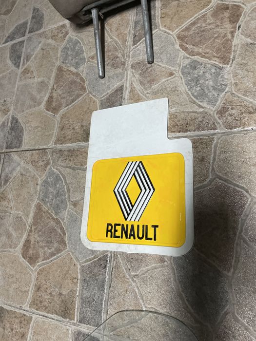 Peças Renault 4L Vidros laterais, Palas da Rodas e Encostos de Cabeça