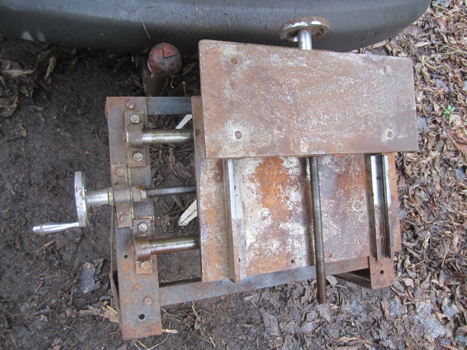 Координатный  стол на станок ,  зажим  станка