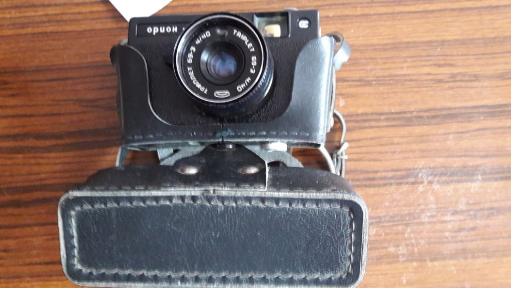 Продам плівковий фотоапарат "Оріон-ЕЕ" (СРСР) та плівку "Fujifilm".