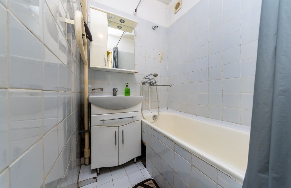 2к. Посуточно своя, метро Левобережная, МВЦ