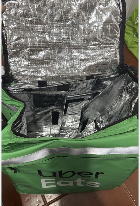 Mochila Uber Eats NOVA + Capacete Aberto – Kit por apenas 100€!