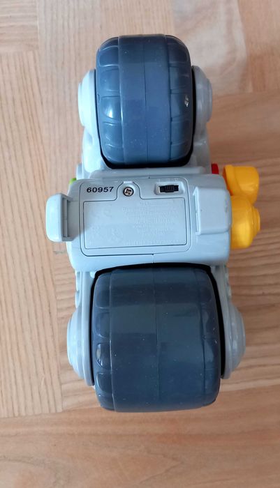 Interaktywny motor Baby Clementoni