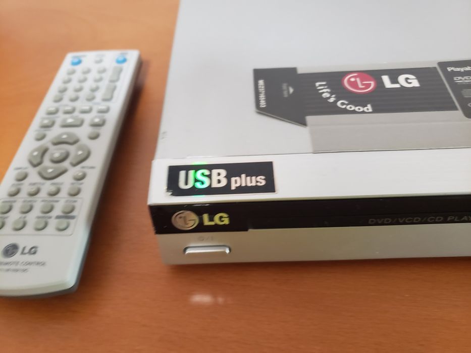 Leitor de DVD LG DVX298H HDMI com comando.