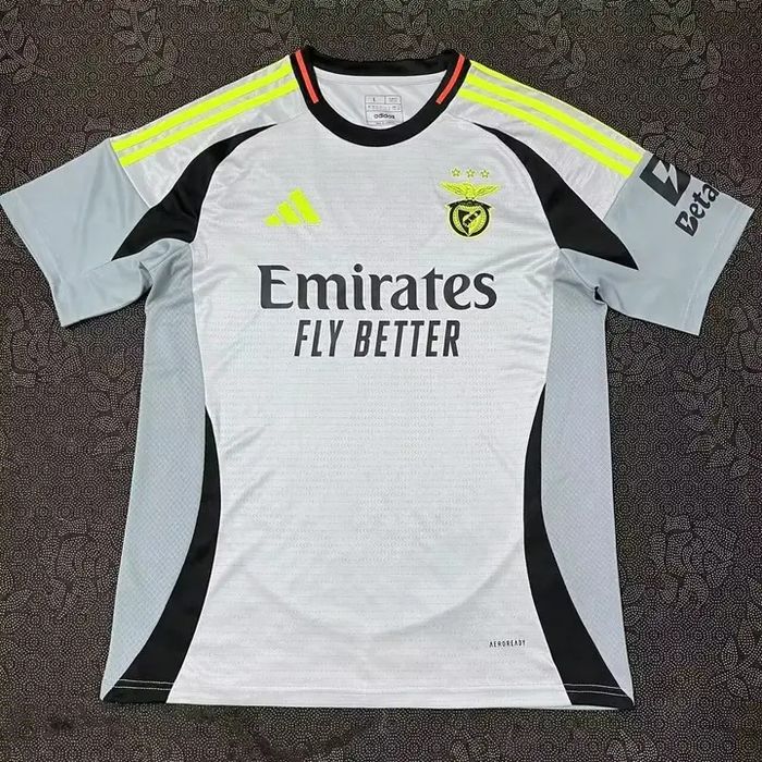 T-shirts de clubes nacionais e internacionais