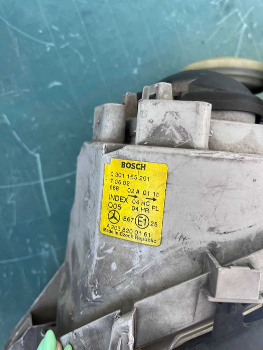 Faróis Mercedes Classe C (W 203)