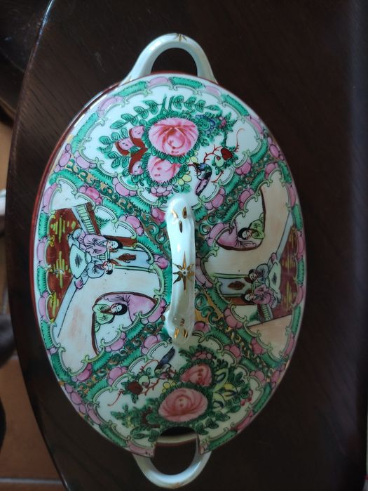 Terrina de porcelana feita em Macau