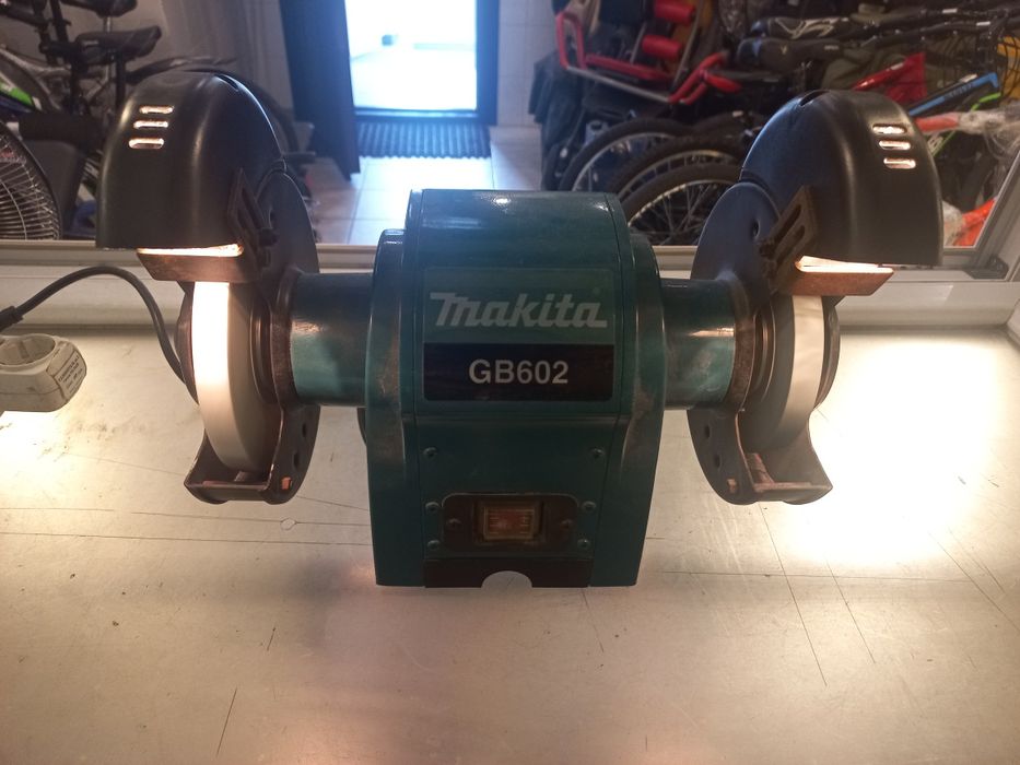 Точильний станок MAKITA