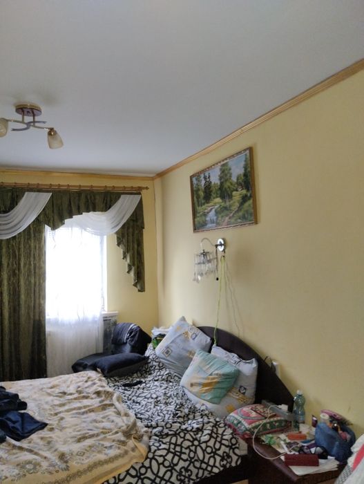 Продам будинок в селі Верхня Сироватка центр готові до є відновлення, торг на місці