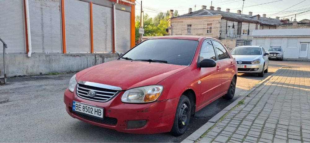 Продам КИА требует косметикии документы в порядке