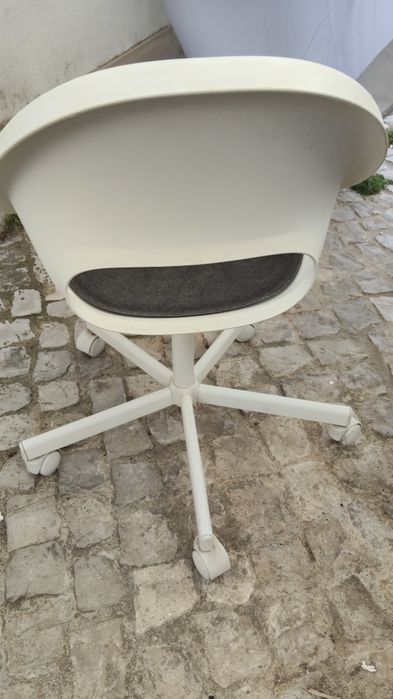 Cadeira IKEA como nova