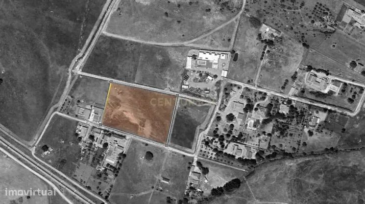 Terreno com área de 10.368 m2, situado na Rua da Casinha Norte: zona s