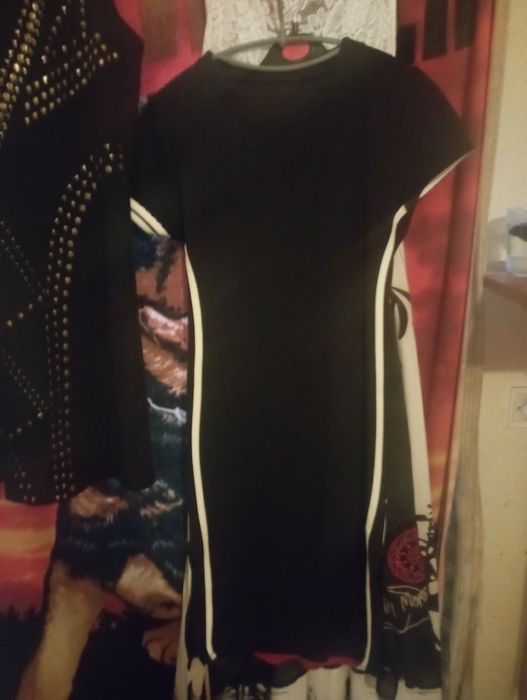 Vestido desportivo tipo Adidas